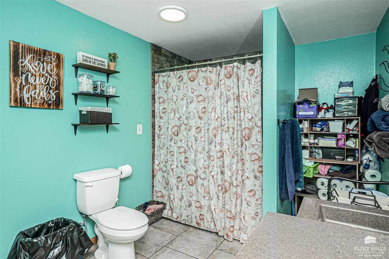 1426 8th Road, Wakefield, KS 67487