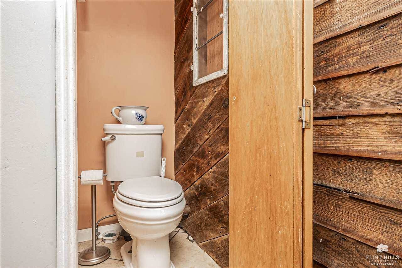 1426 8th Road, Wakefield, KS 67487