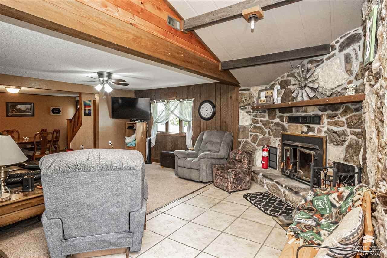 1426 8th Road, Wakefield, KS 67487