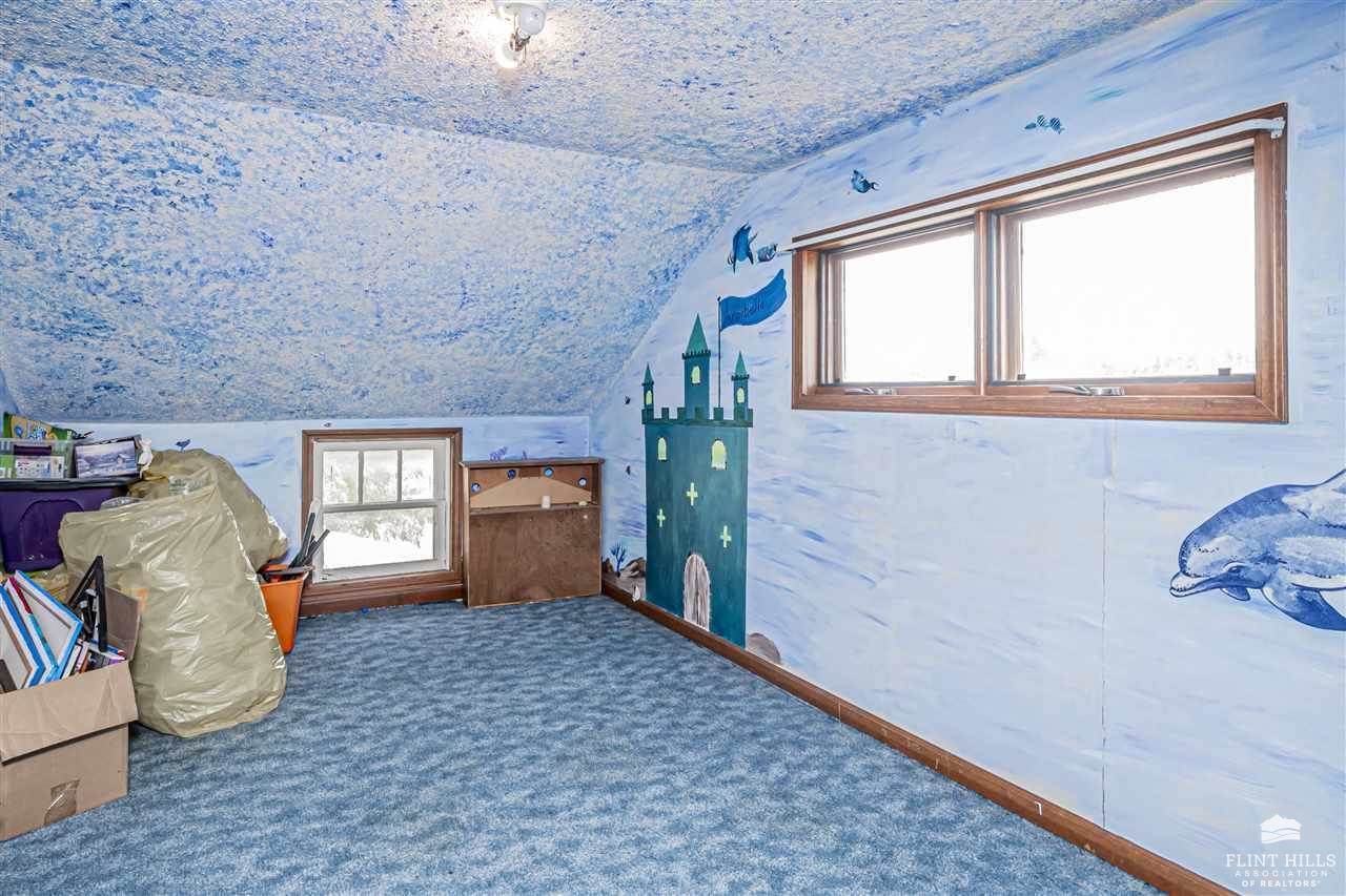 1426 8th Road, Wakefield, KS 67487