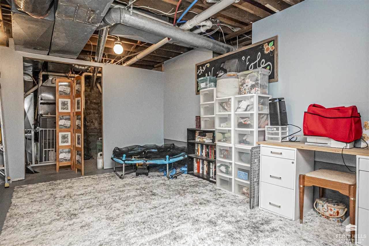 1426 8th Road, Wakefield, KS 67487