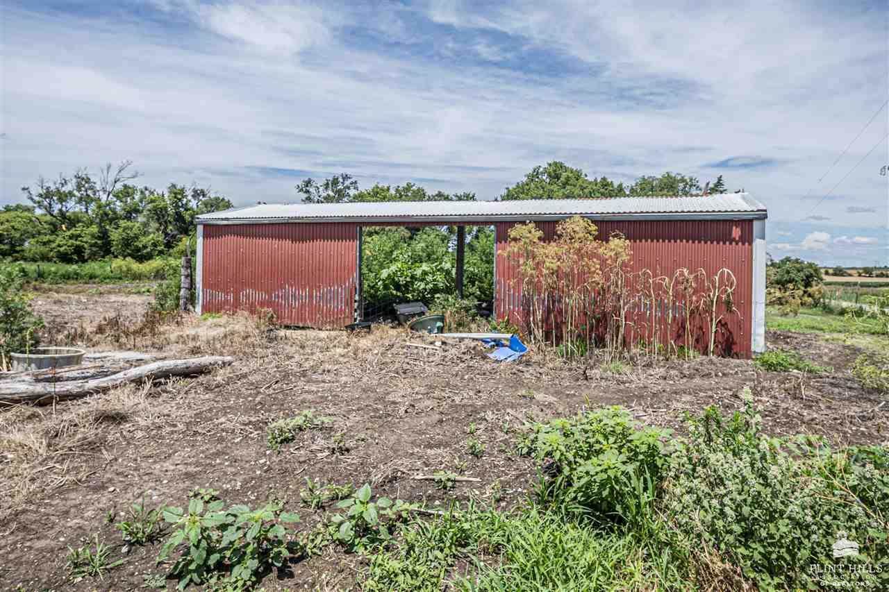 1426 8th Road, Wakefield, KS 67487