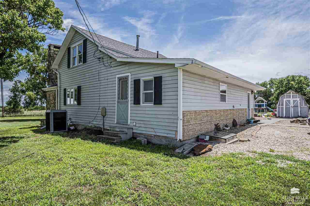 1426 8th Road, Wakefield, KS 67487