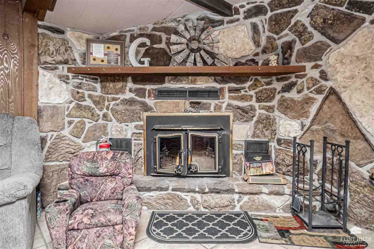 1426 8th Road, Wakefield, KS 67487