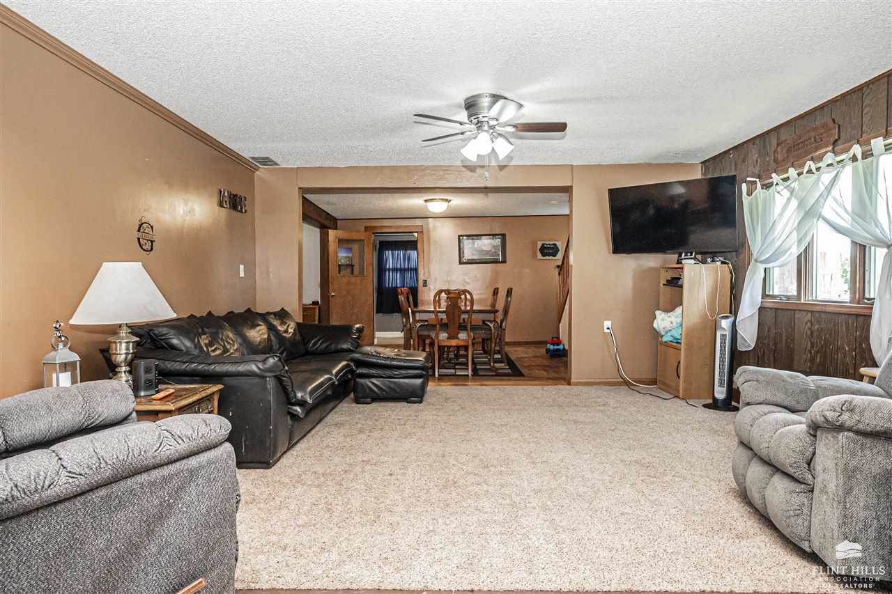 1426 8th Road, Wakefield, KS 67487