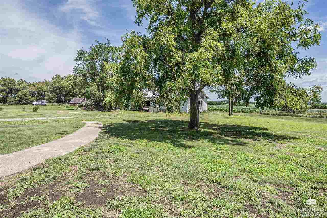 1426 8th Road, Wakefield, KS 67487