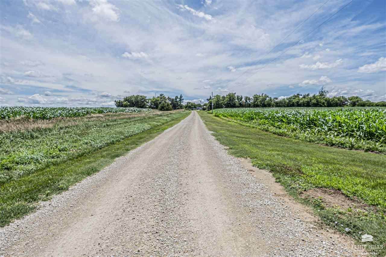 1426 8th Road, Wakefield, KS 67487