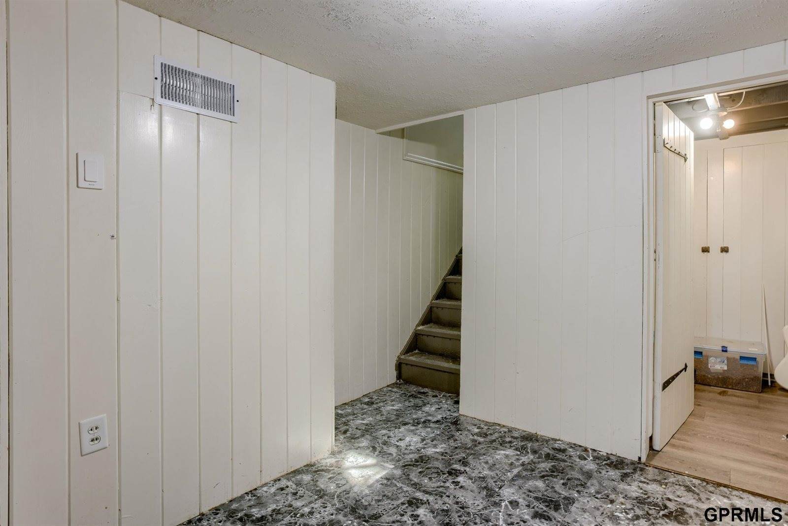 1303 East 4th Street, Fremont, NE 68025