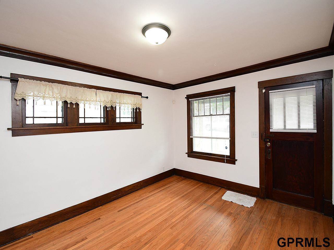 806 North 43rd Street, Omaha, NE 68131