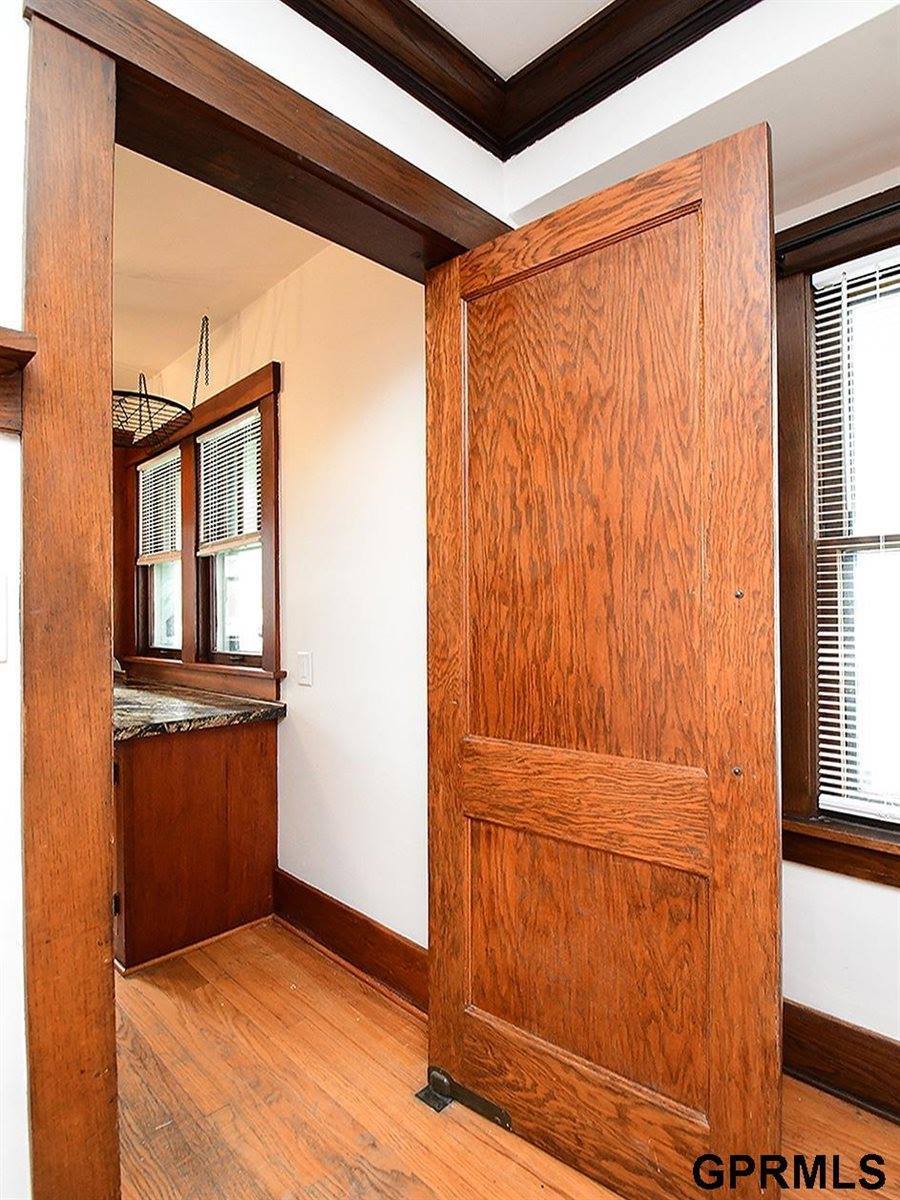 806 North 43rd Street, Omaha, NE 68131