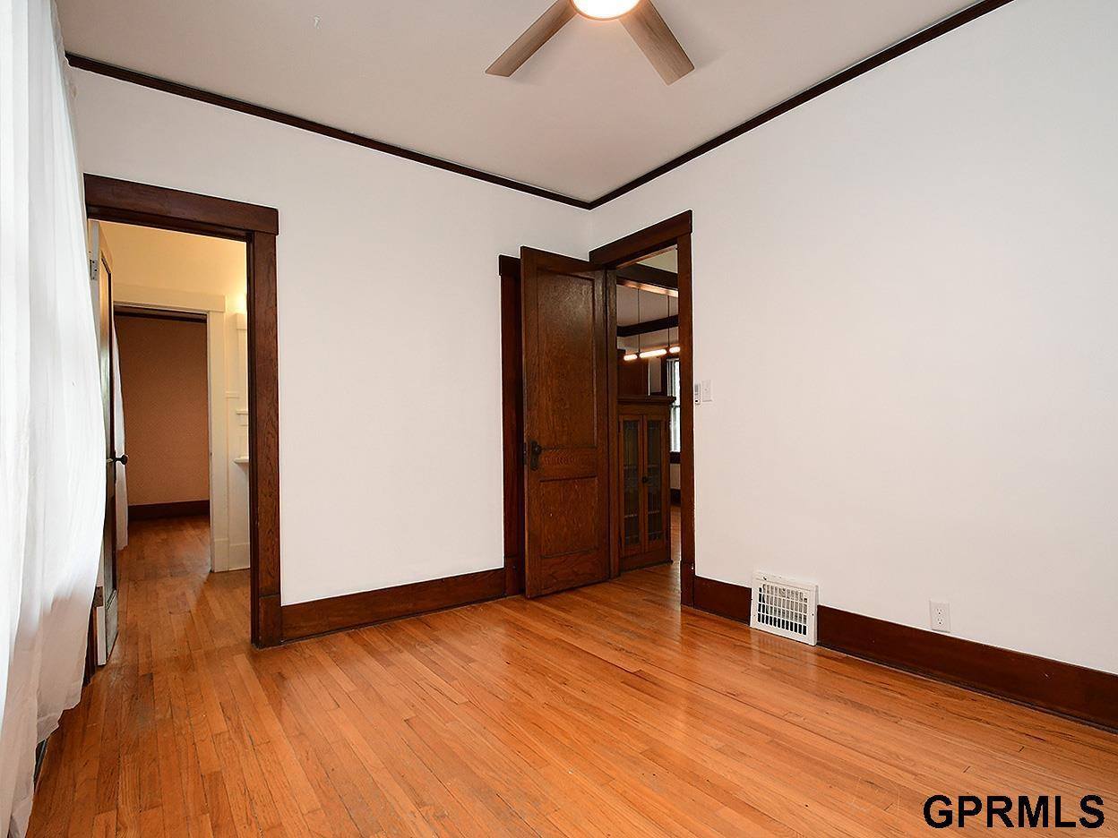 806 North 43rd Street, Omaha, NE 68131