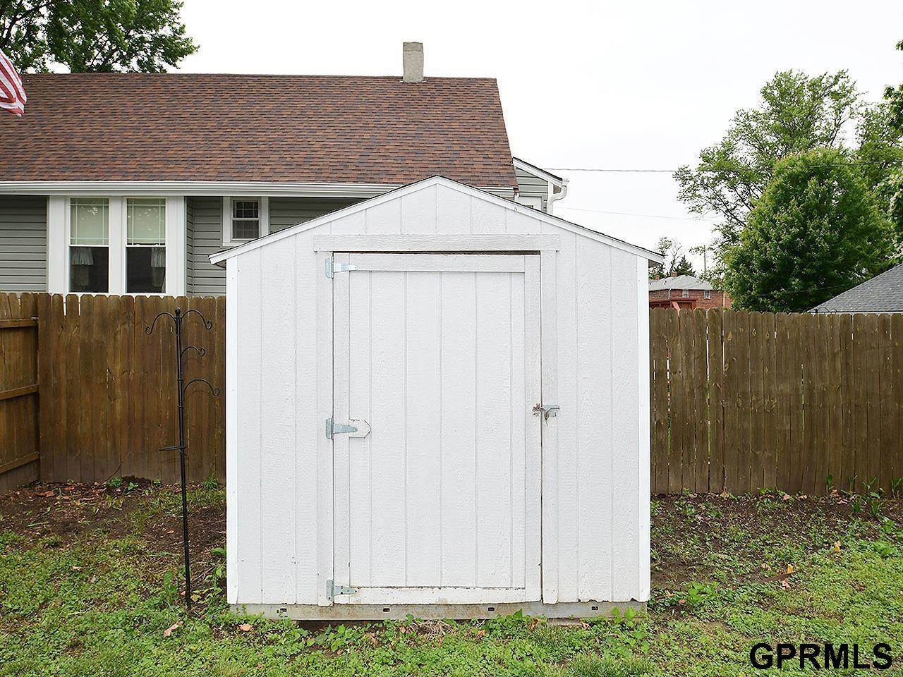 806 North 43rd Street, Omaha, NE 68131