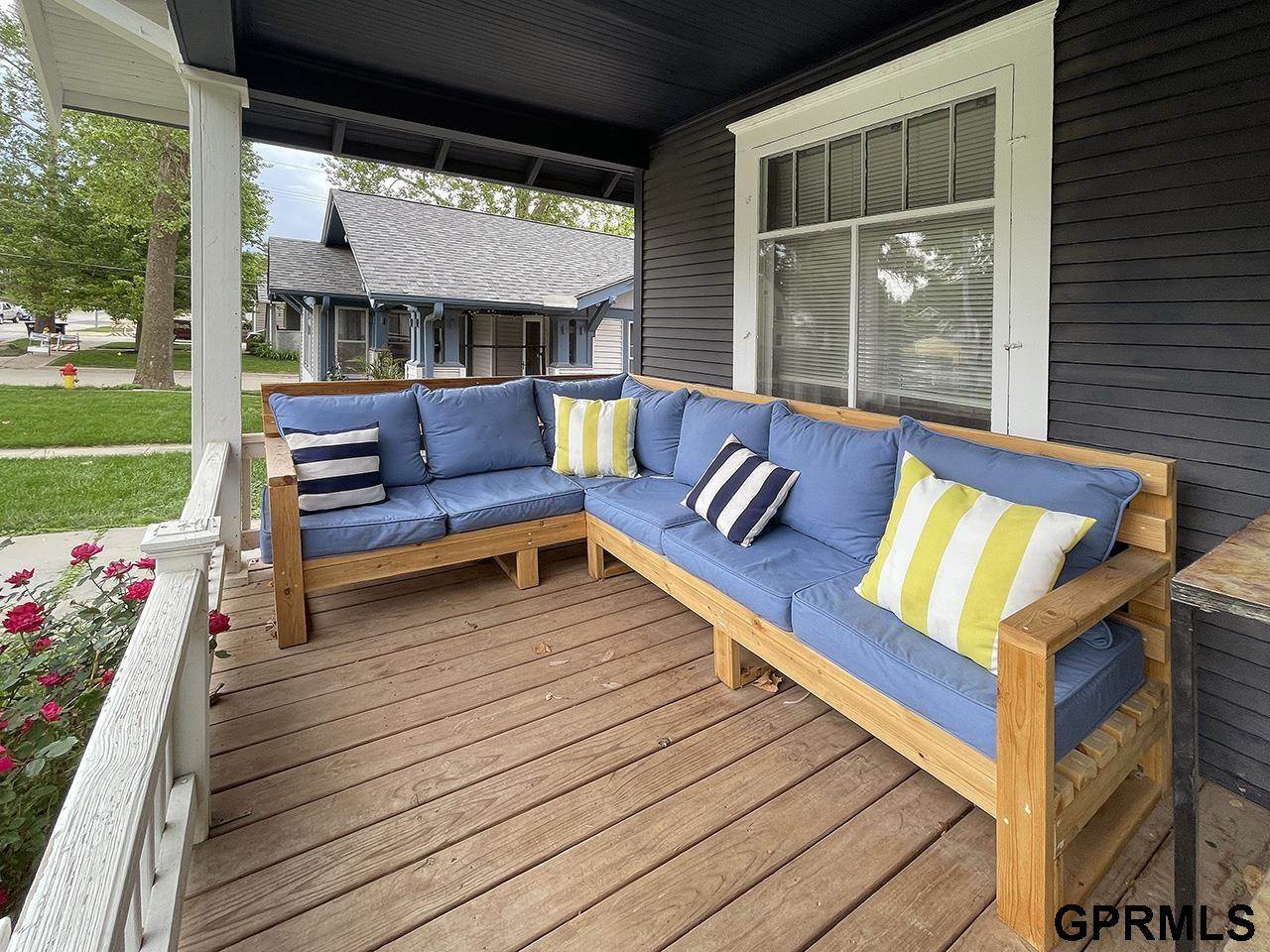 806 North 43rd Street, Omaha, NE 68131