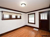 806 North 43rd Street, Omaha, NE 68131