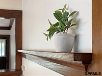 806 North 43rd Street, Omaha, NE 68131