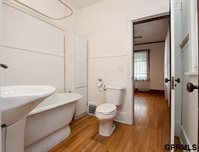 806 North 43rd Street, Omaha, NE 68131