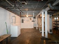 806 North 43rd Street, Omaha, NE 68131