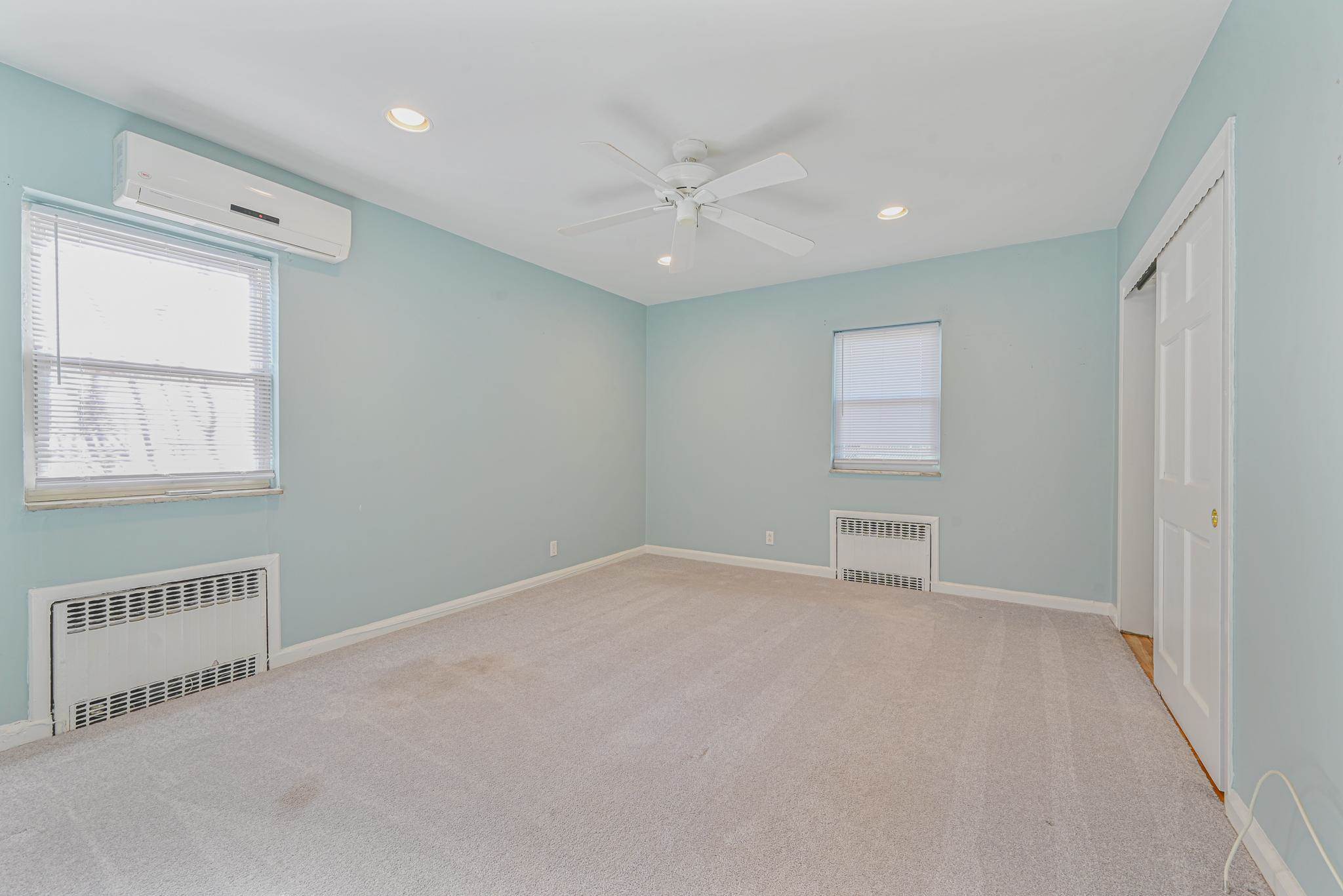 515 S 12Th Street, New Hyde Park, NY 11040