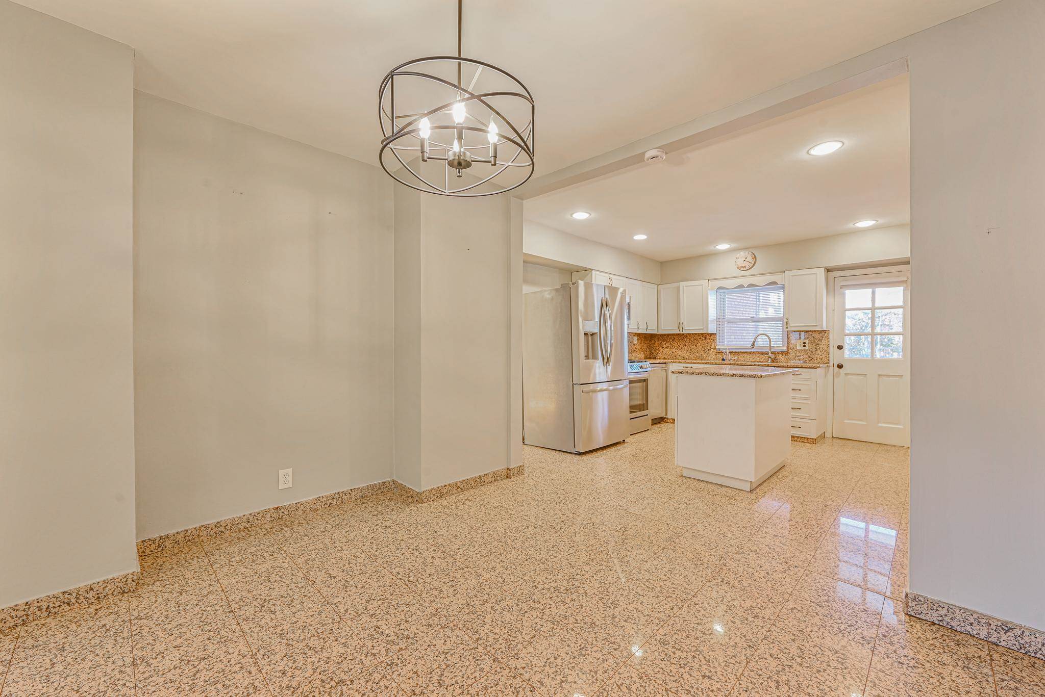 515 S 12Th Street, New Hyde Park, NY 11040