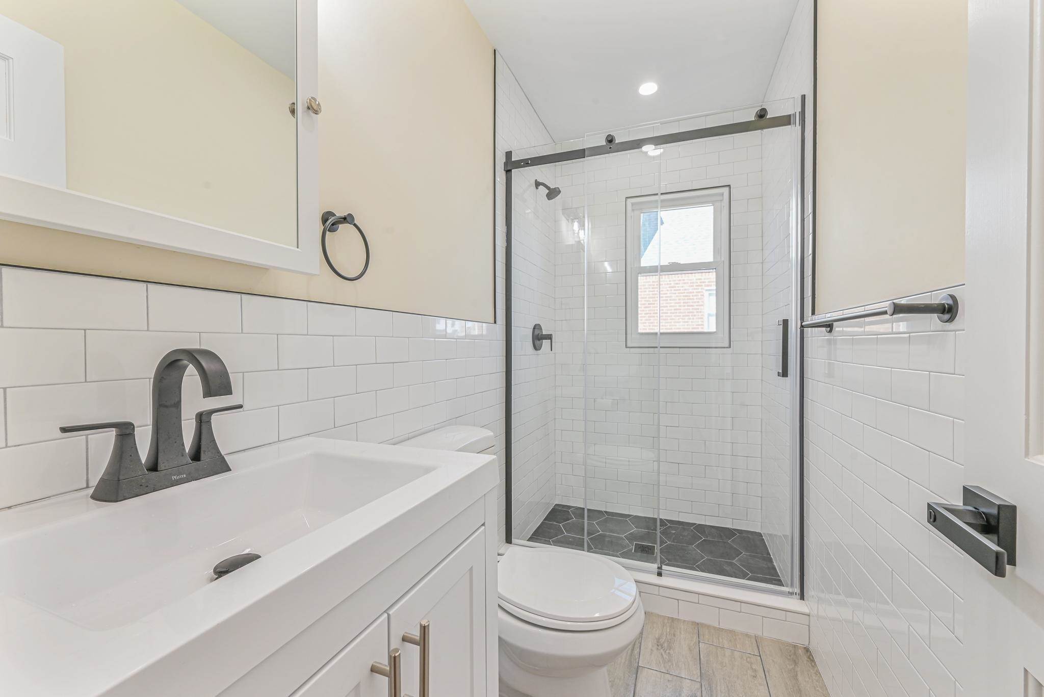 515 S 12Th Street, New Hyde Park, NY 11040