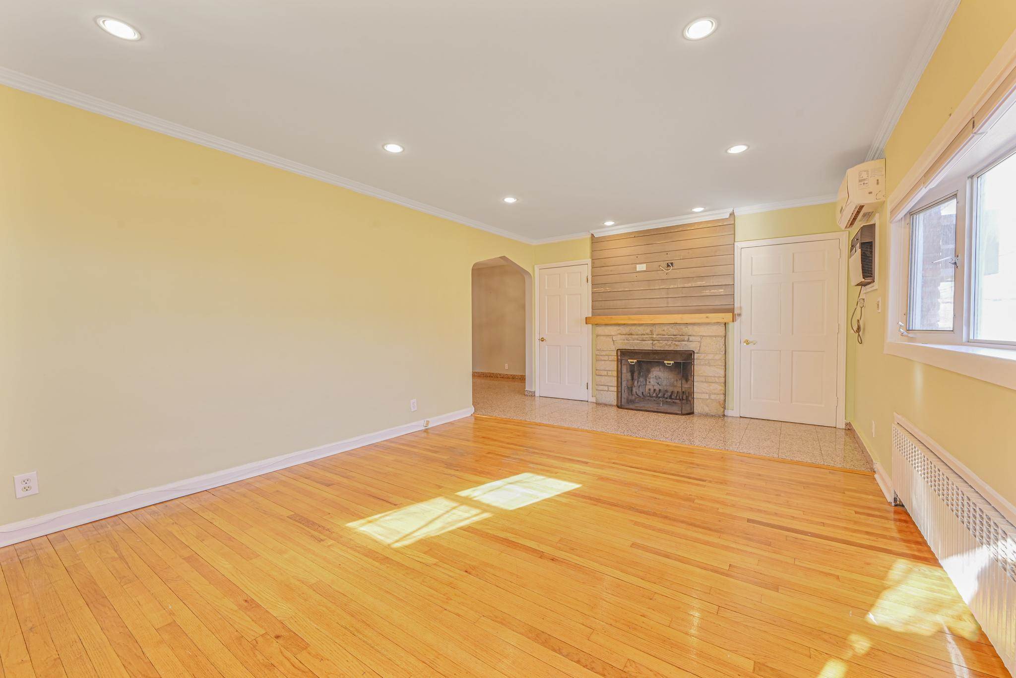 515 S 12Th Street, New Hyde Park, NY 11040