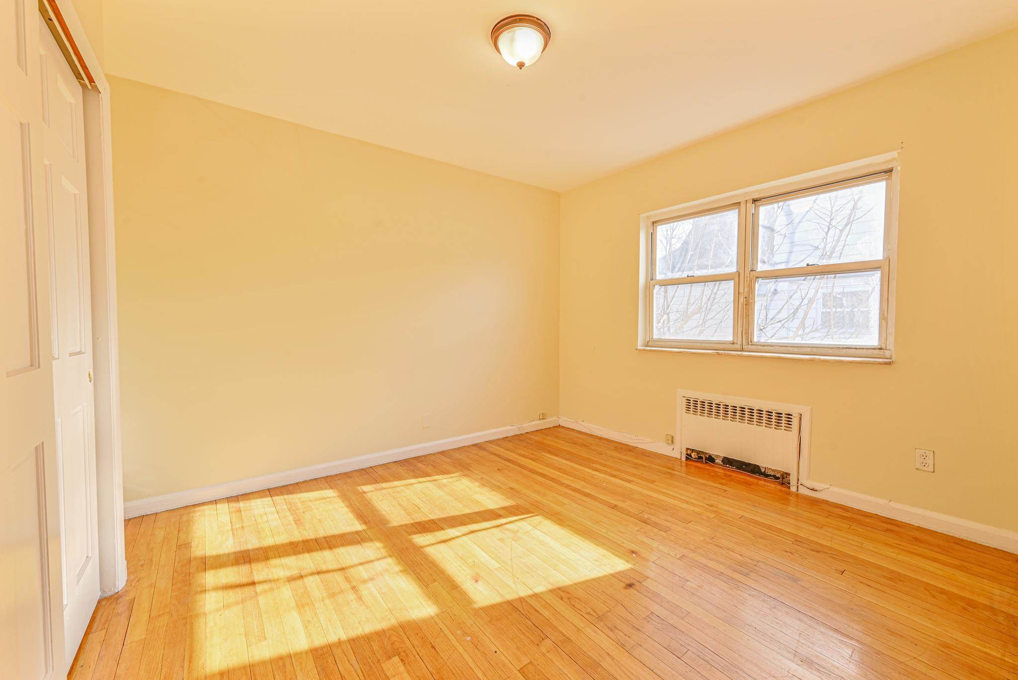 515 S 12Th Street, New Hyde Park, NY 11040