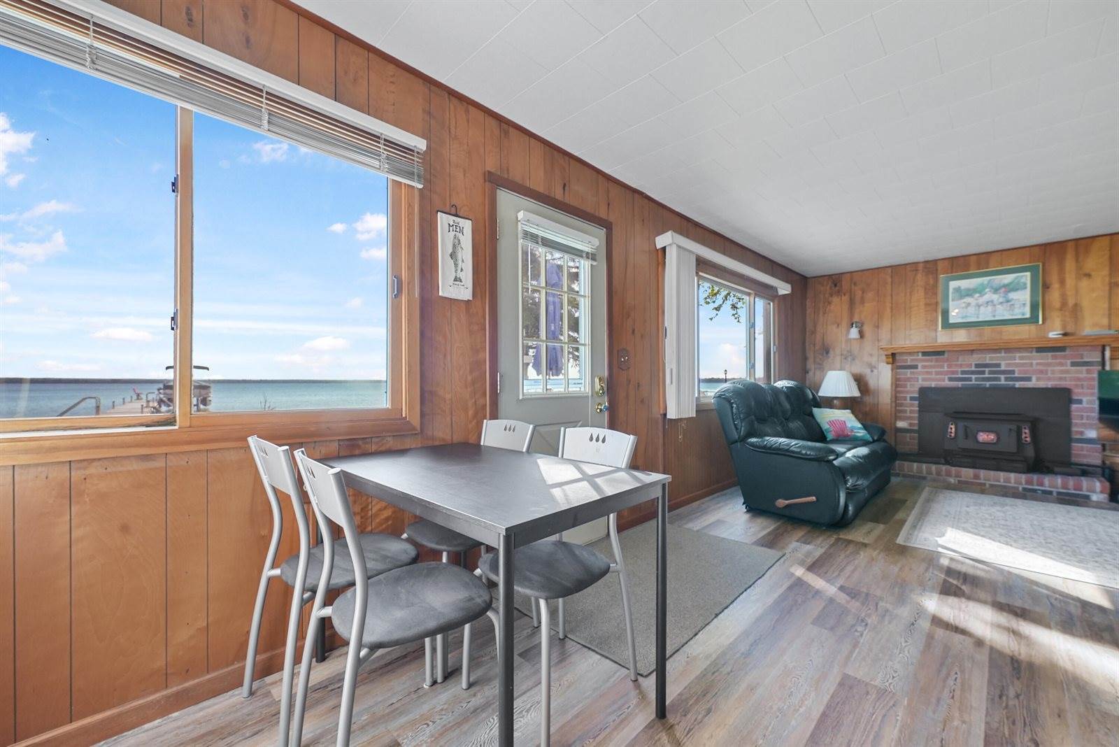 12328 West Shore Drive, Houghton Lake, MI 48629