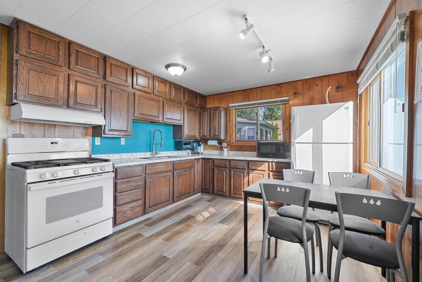 12328 West Shore Drive, Houghton Lake, MI 48629