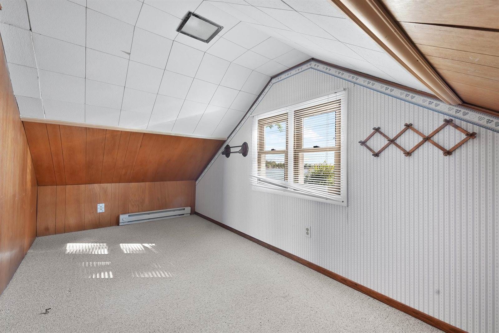 12328 West Shore Drive, Houghton Lake, MI 48629