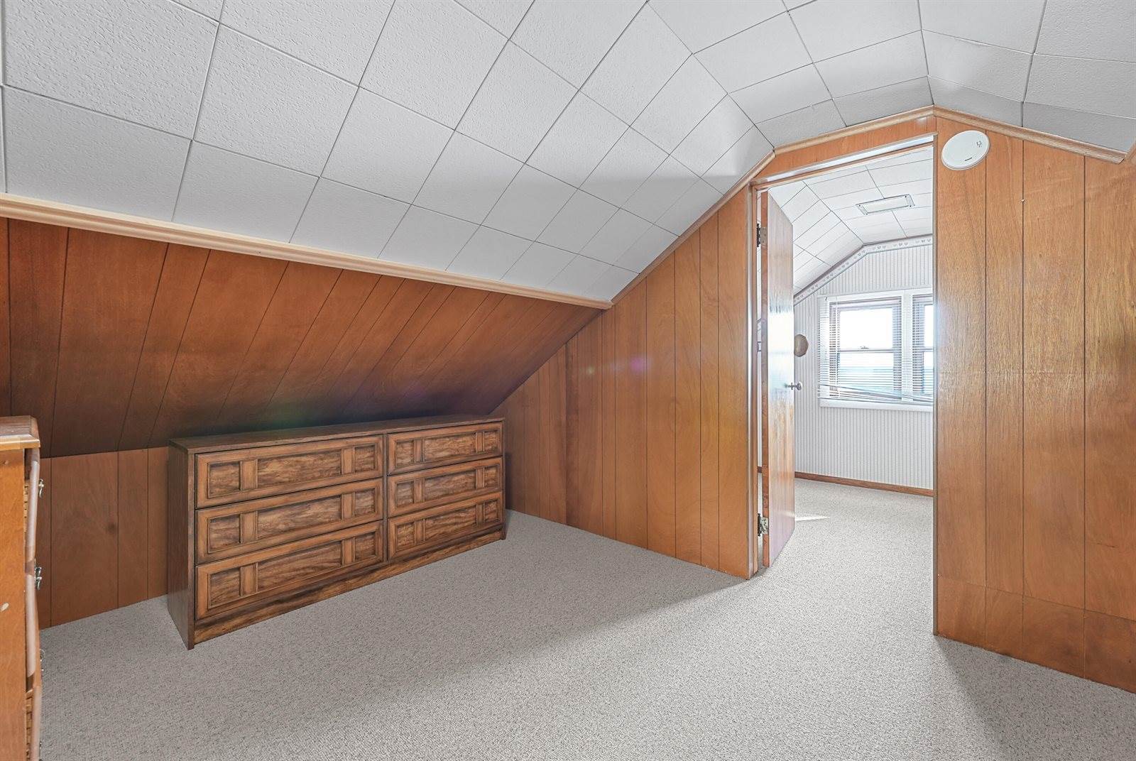 12328 West Shore Drive, Houghton Lake, MI 48629