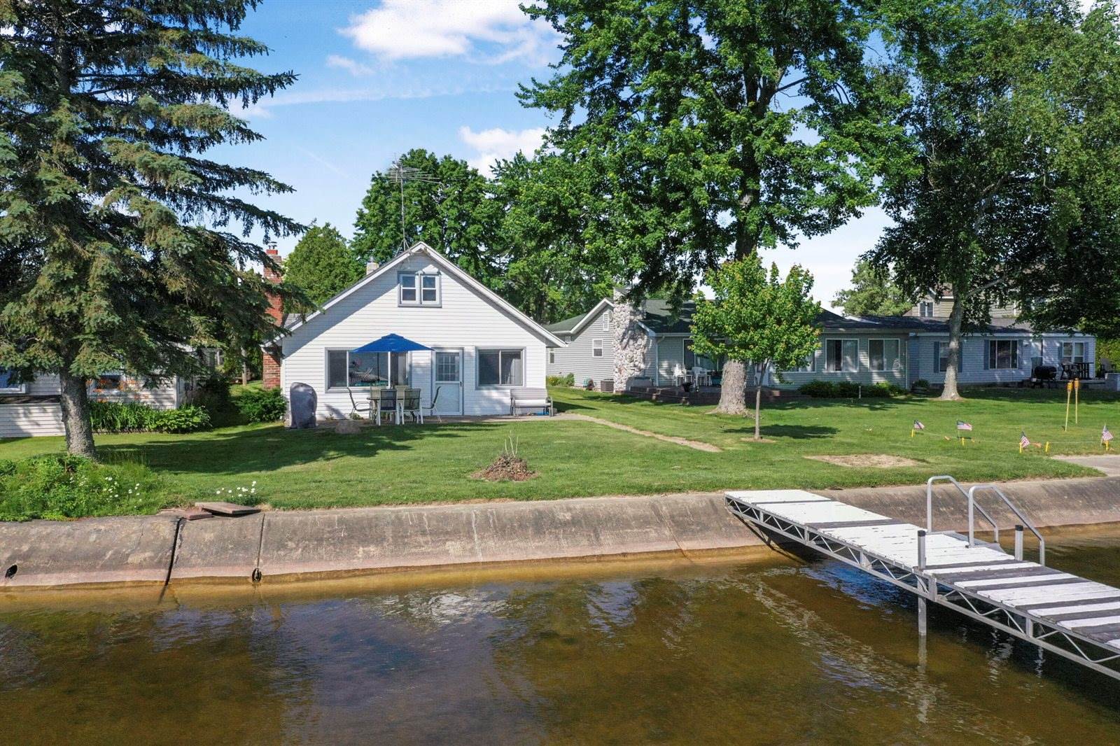 12328 West Shore Drive, Houghton Lake, MI 48629