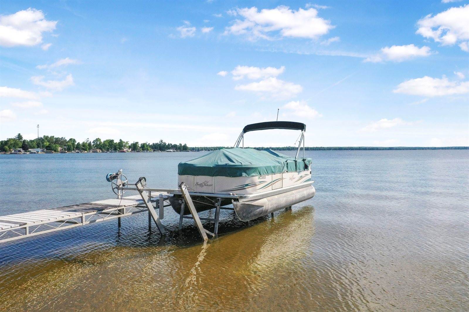 12328 West Shore Drive, Houghton Lake, MI 48629