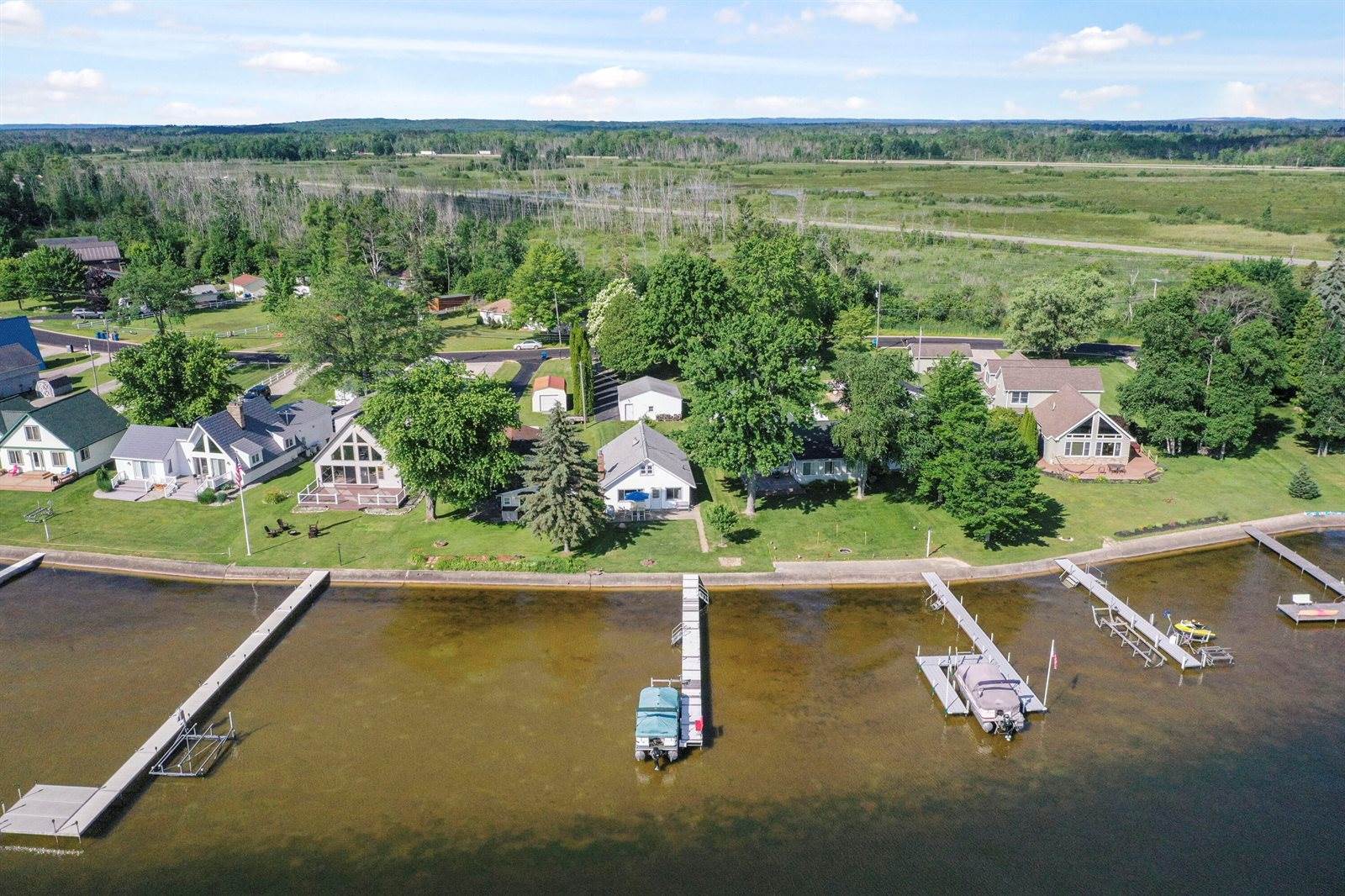 12328 West Shore Drive, Houghton Lake, MI 48629