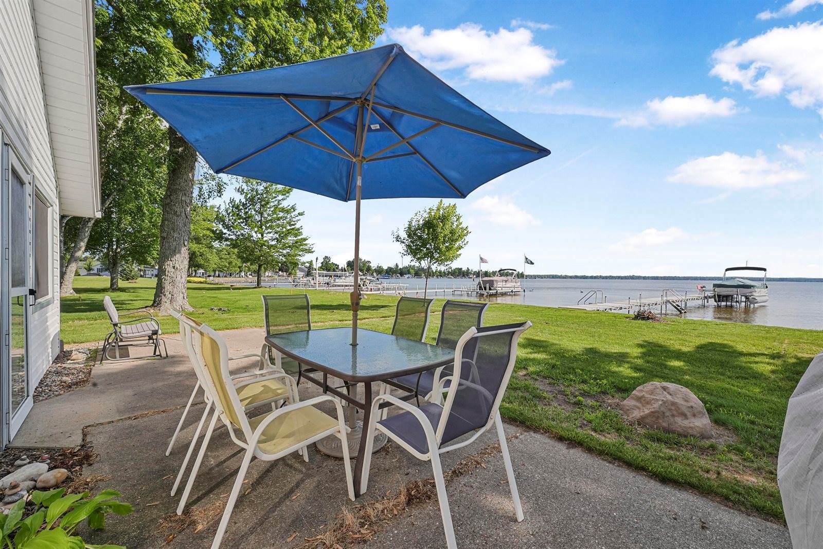 12328 West Shore Drive, Houghton Lake, MI 48629