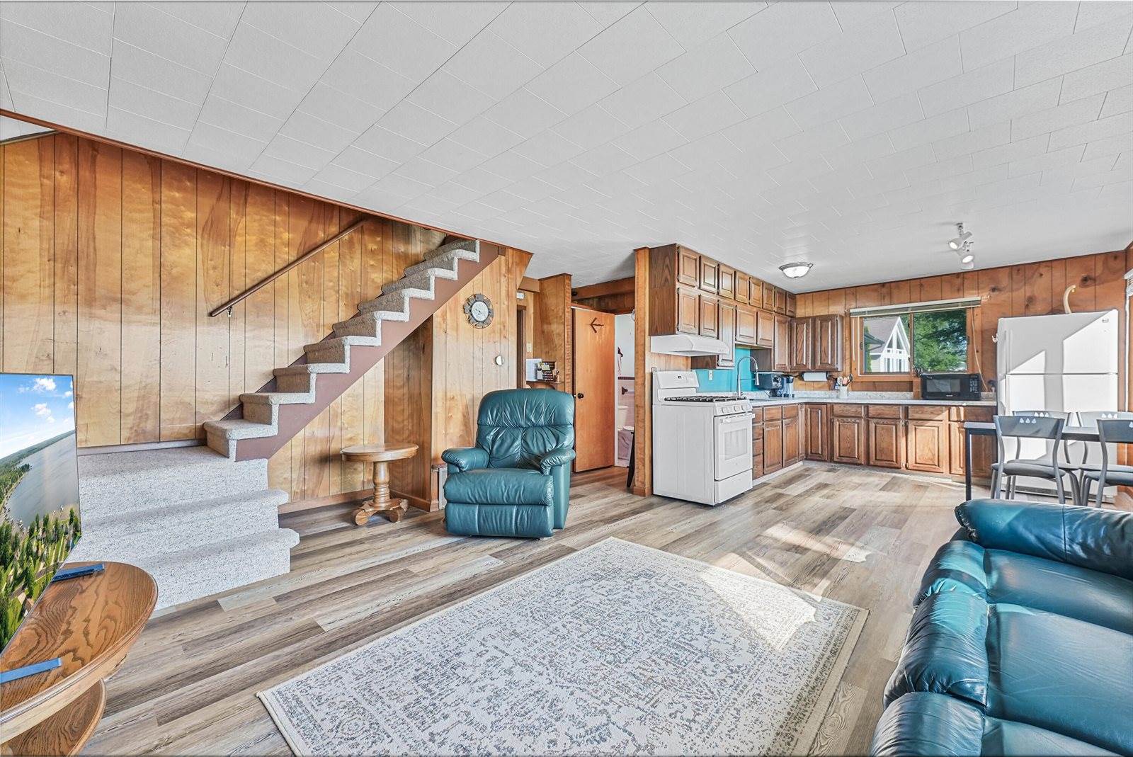 12328 West Shore Drive, Houghton Lake, MI 48629