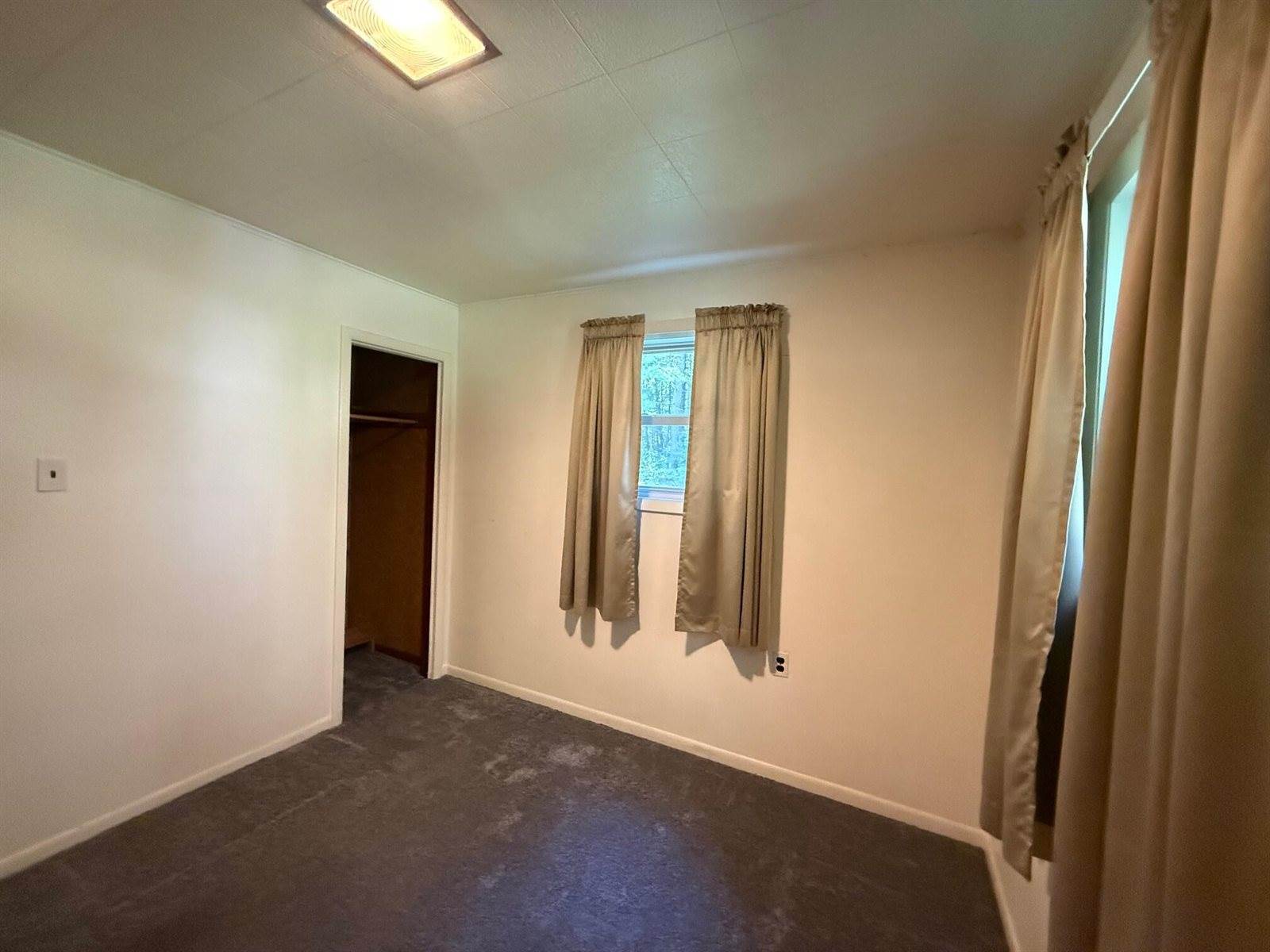 219 Russell Avenue, Houghton Lake, MI 48629