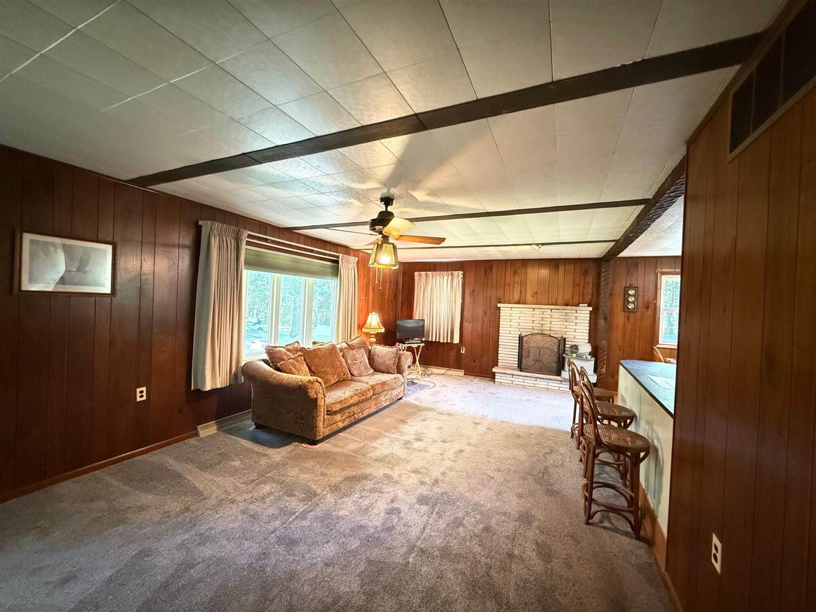 219 Russell Avenue, Houghton Lake, MI 48629