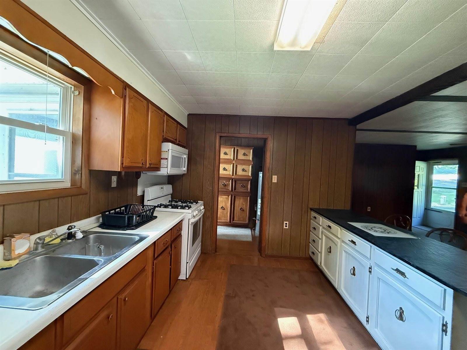 219 Russell Avenue, Houghton Lake, MI 48629