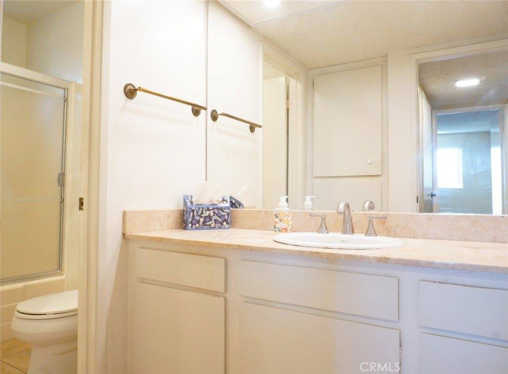 570 West Stocker Street, Glendale, CA 91202