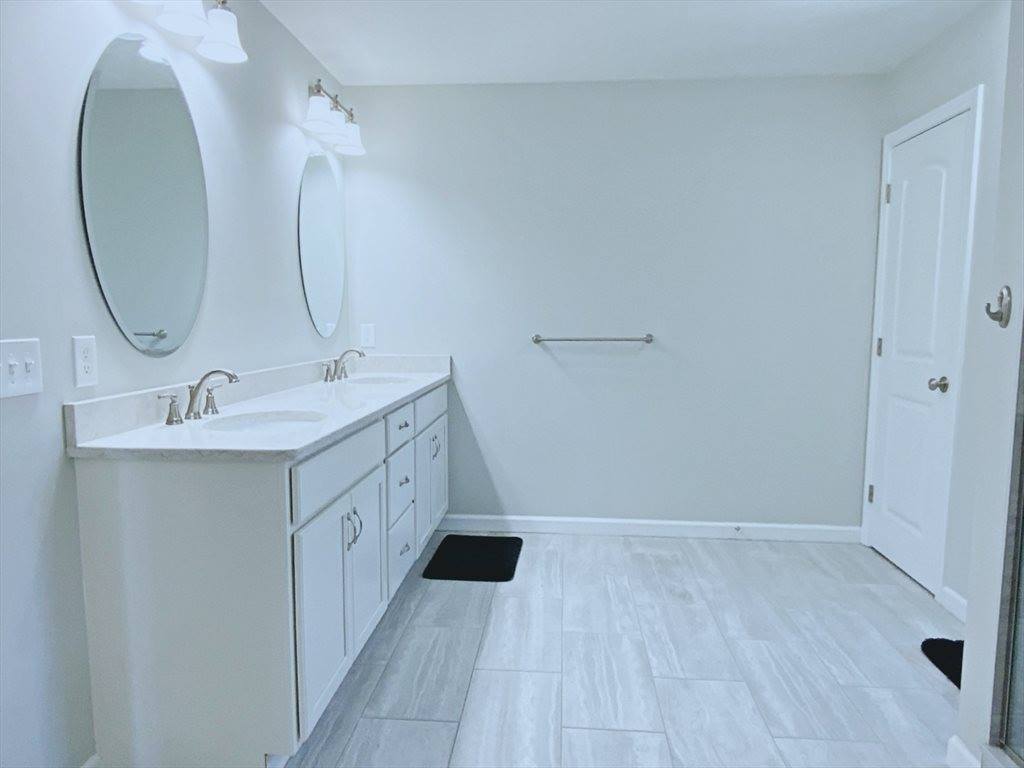 25 Damato Way, Agawam, MA 01001