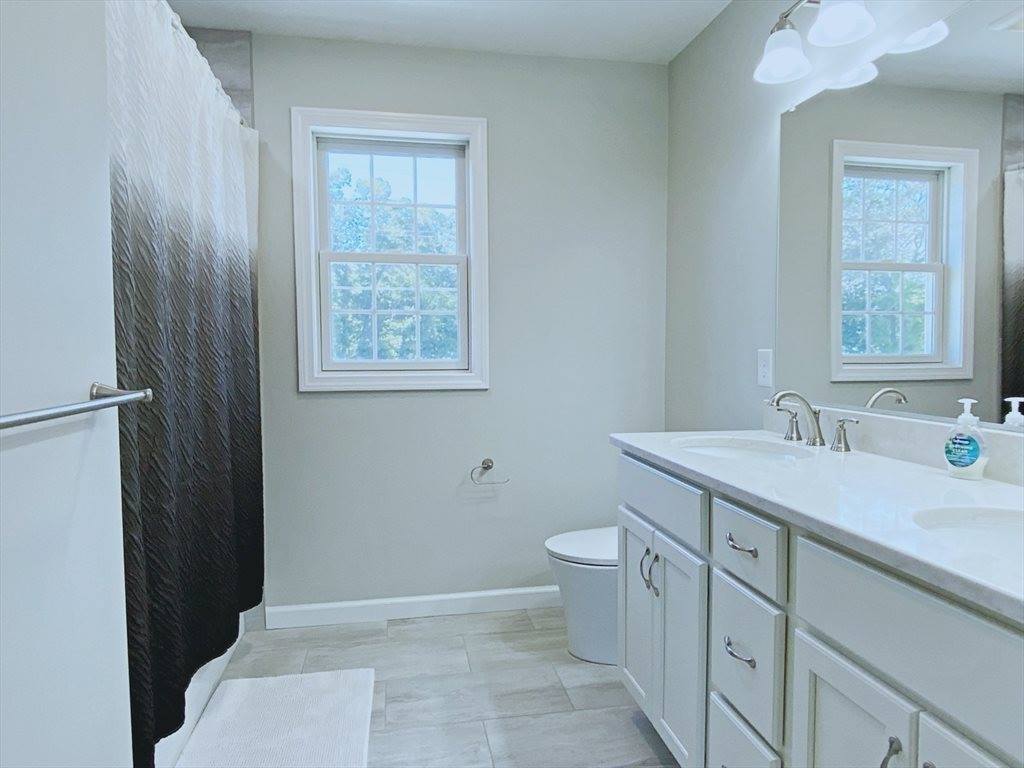 25 Damato Way, Agawam, MA 01001