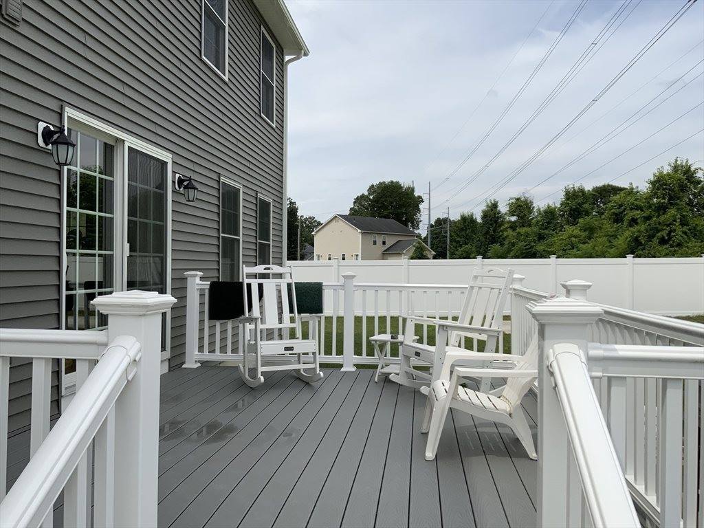 25 Damato Way, Agawam, MA 01001