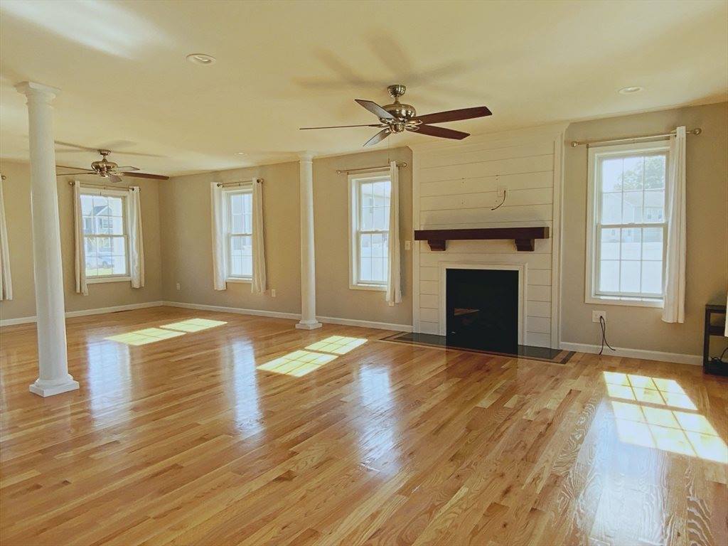 25 Damato Way, Agawam, MA 01001