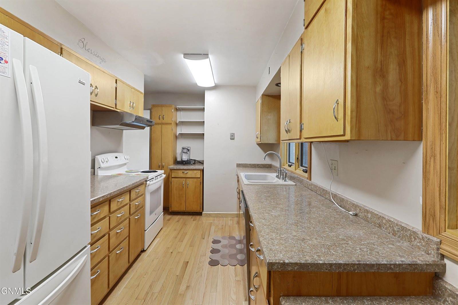 504 15th Avenue West, Williston, ND 58801