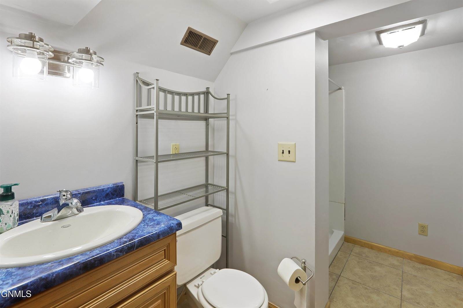 504 15th Avenue West, Williston, ND 58801