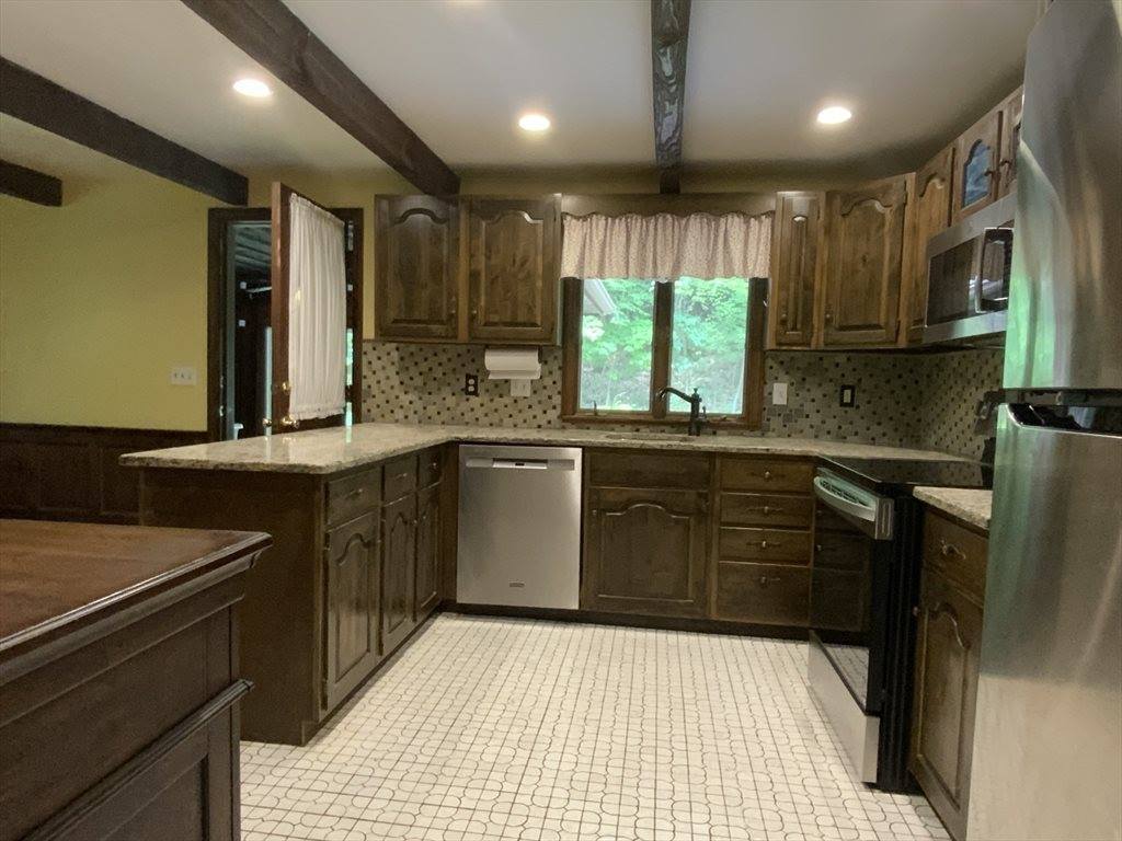 279 North Rd, Hampden, MA 01036