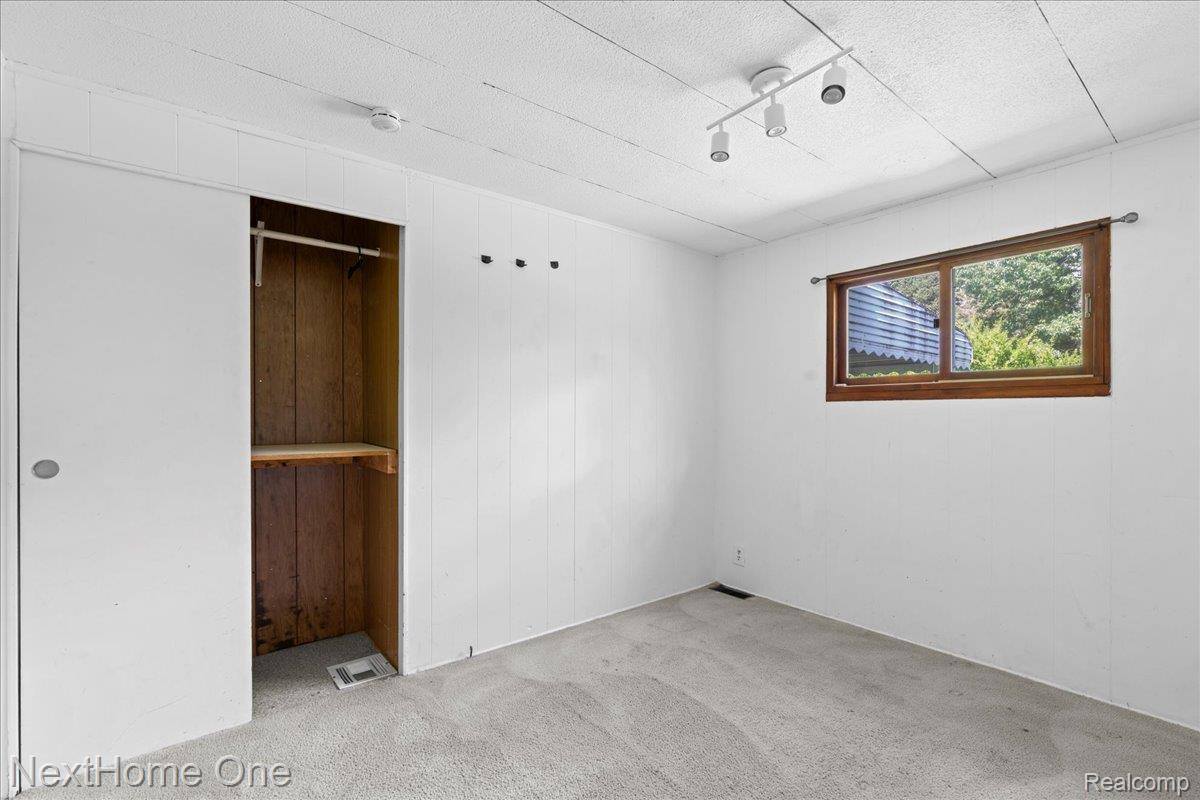 612 Red Oaks Drive, GenoaTownship_Livingston, MI 48843