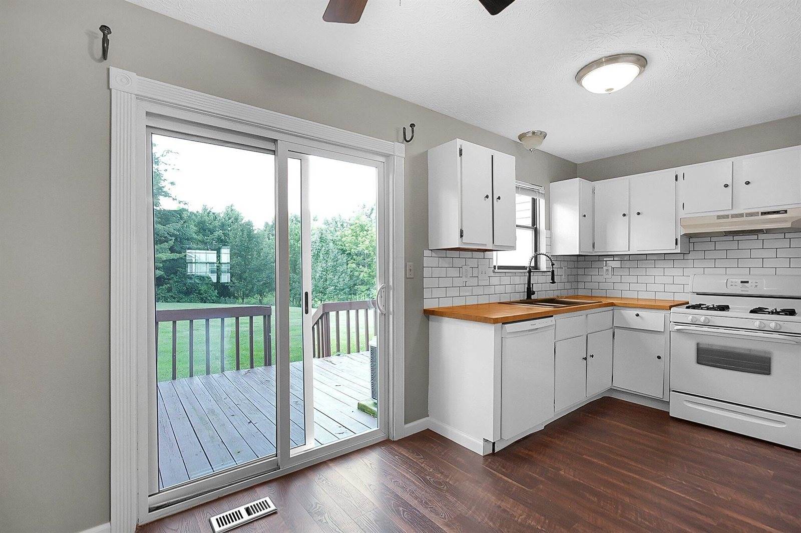 920 Charnwood Lane, Columbus, OH 43085