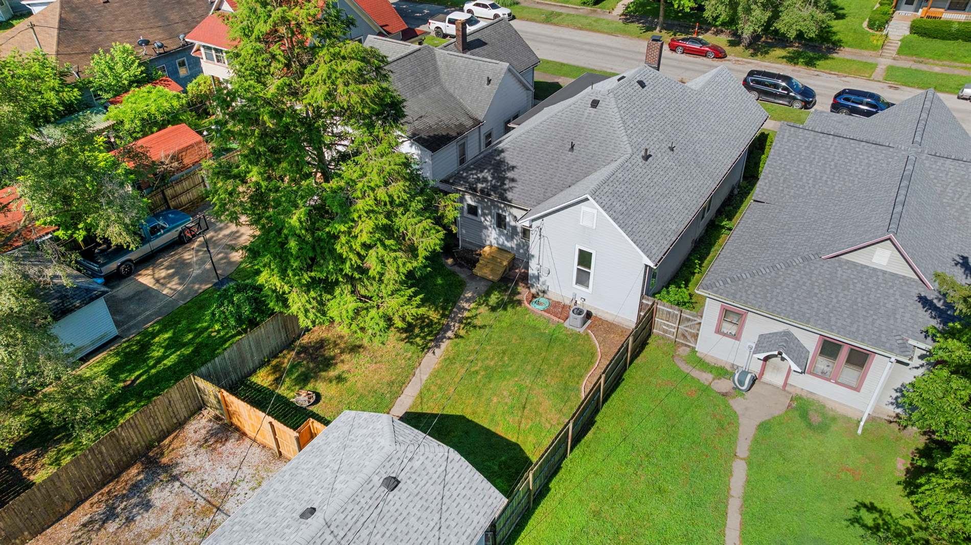 1915 North 9th, Terre Haute, IN 47807