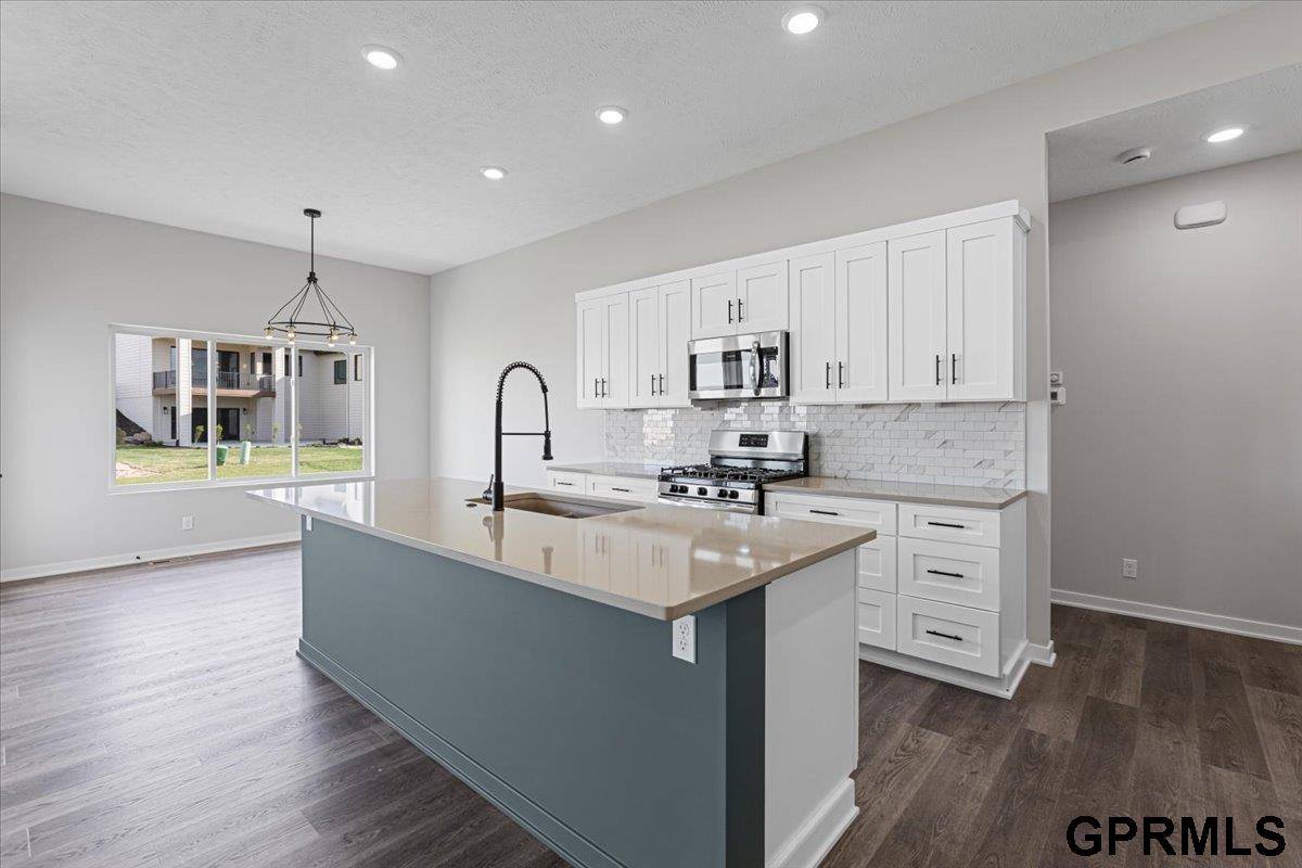 21120 Jessie Avenue, Elkhorn, NE 68022